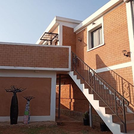 Appartements D'Hotes Marciloui Antsirabe Exterior photo